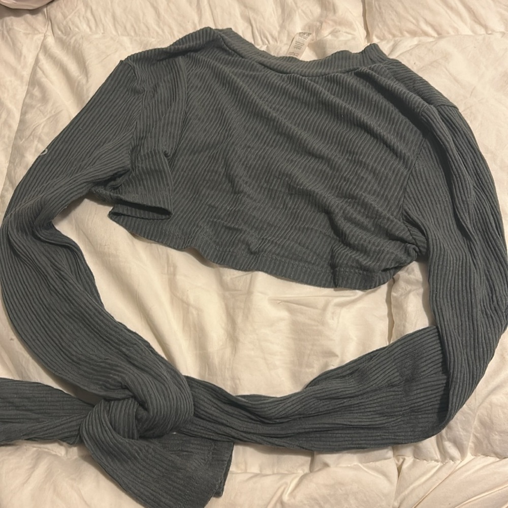 Alo yoga thrill seeker shrug dark cactus - Picture 4 of 4